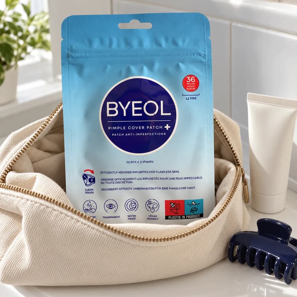 La pochette Byeol rangée dans une trousse de toilette